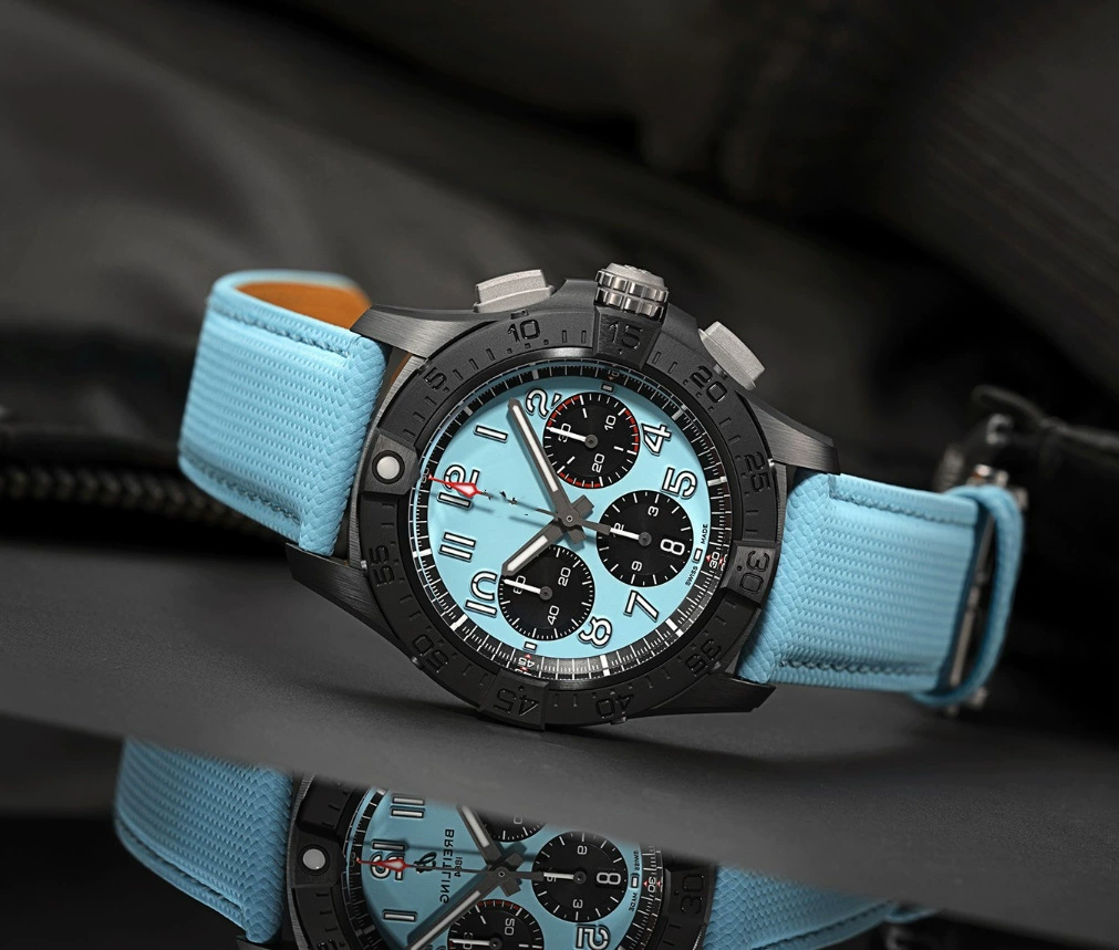 Breitling Avenger 9